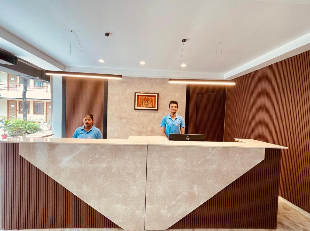 Country Inn Ayodhya - Opposite Airport Exterior photo