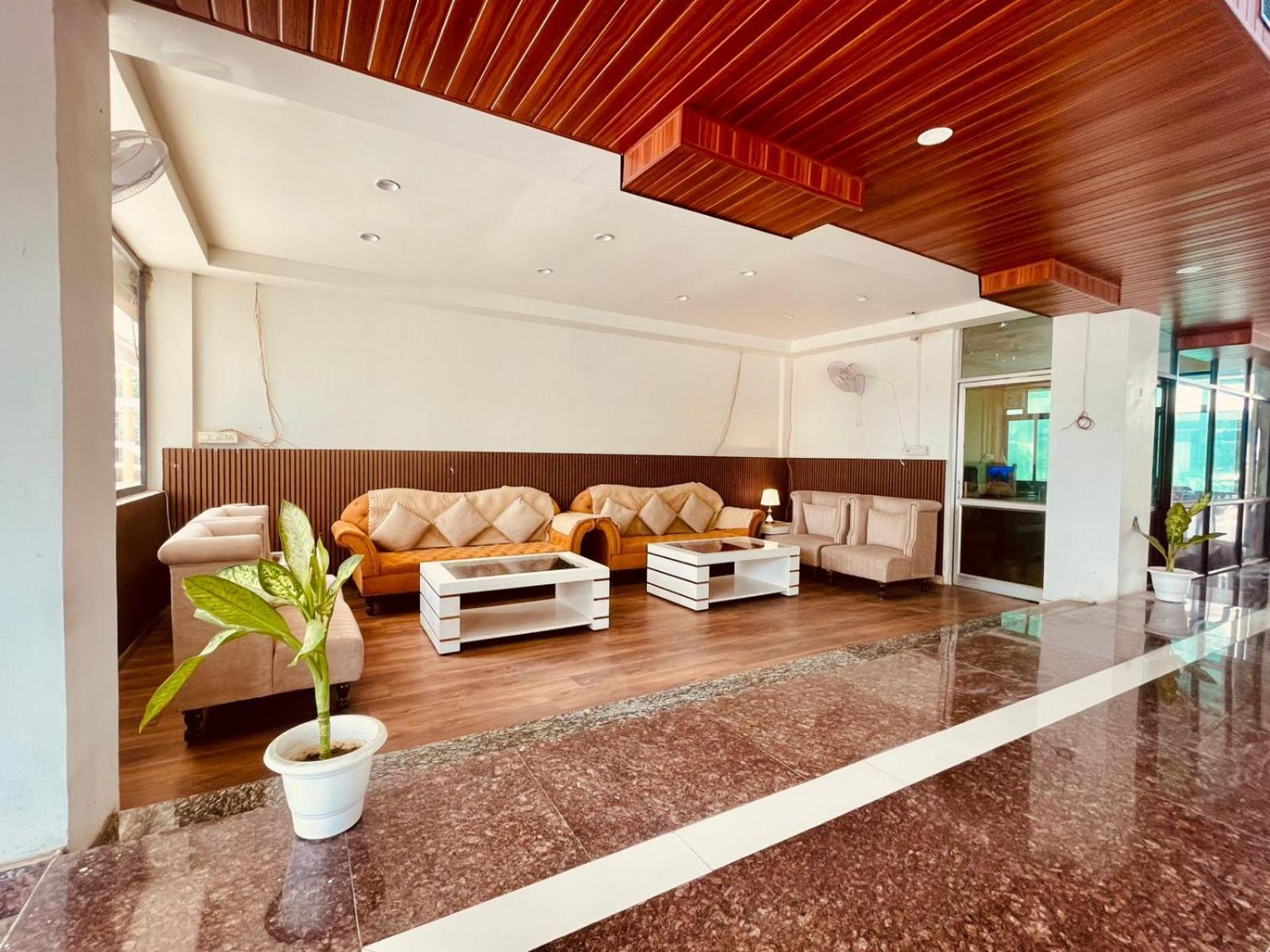 Country Inn Ayodhya - Opposite Airport Exterior photo